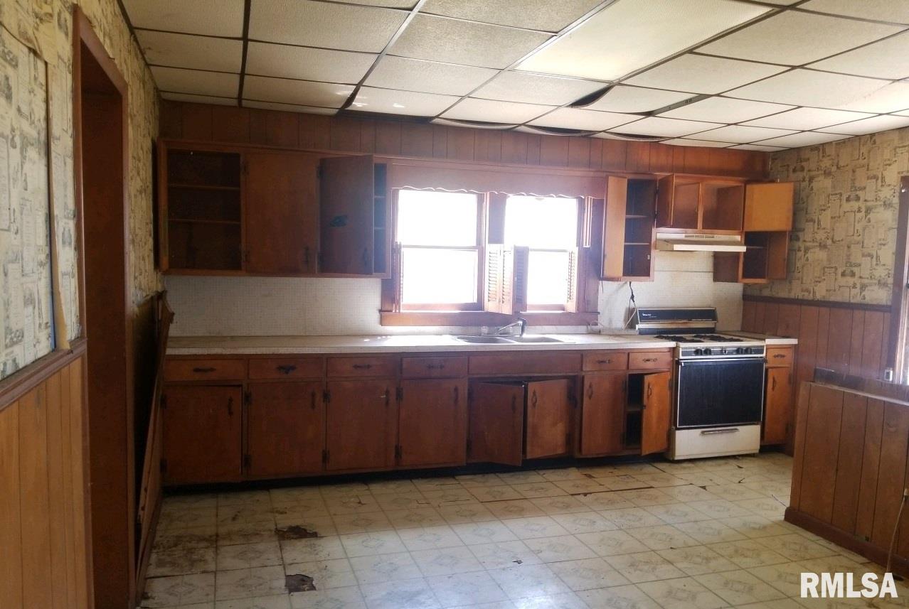 965 College Road Eldorado, IL 62930 - Photo 10 of 16 Gallery Image 10