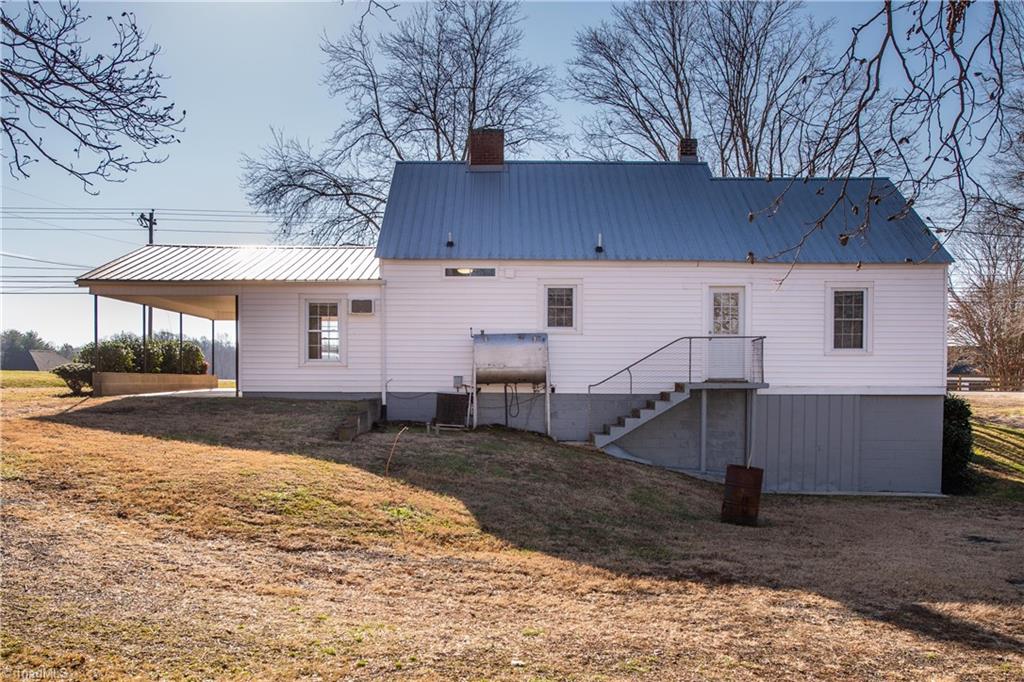 1854 Hoover Road Lexington, NC 27295 - Photo 33 of 38 Back View of Home