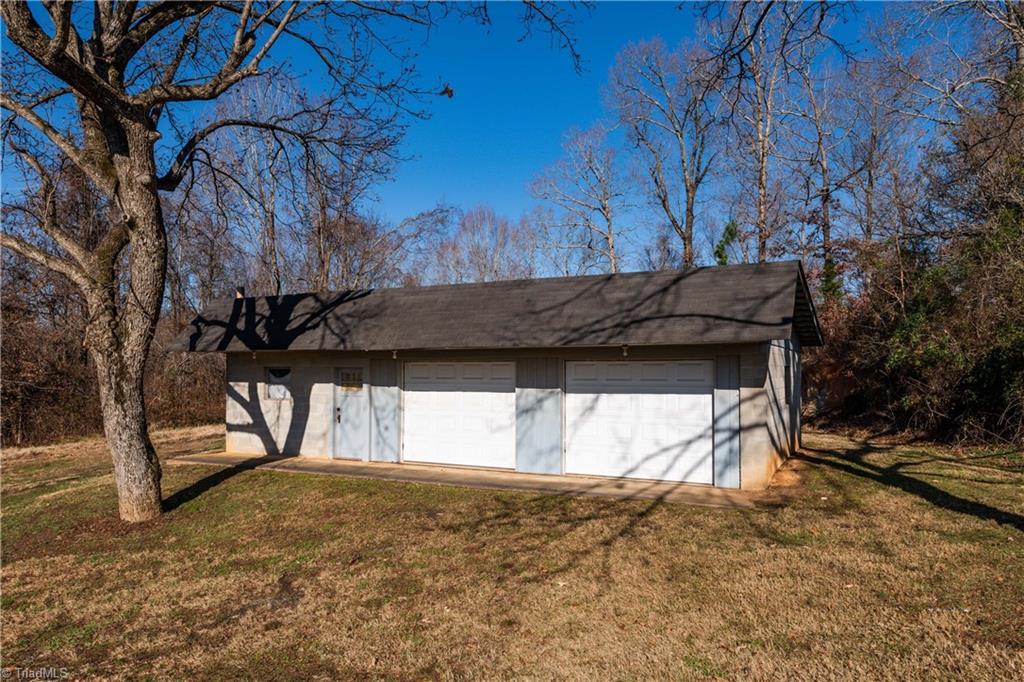 1854 Hoover Road Lexington, NC 27295 - Photo 35 of 38 Detached Workshed/garage