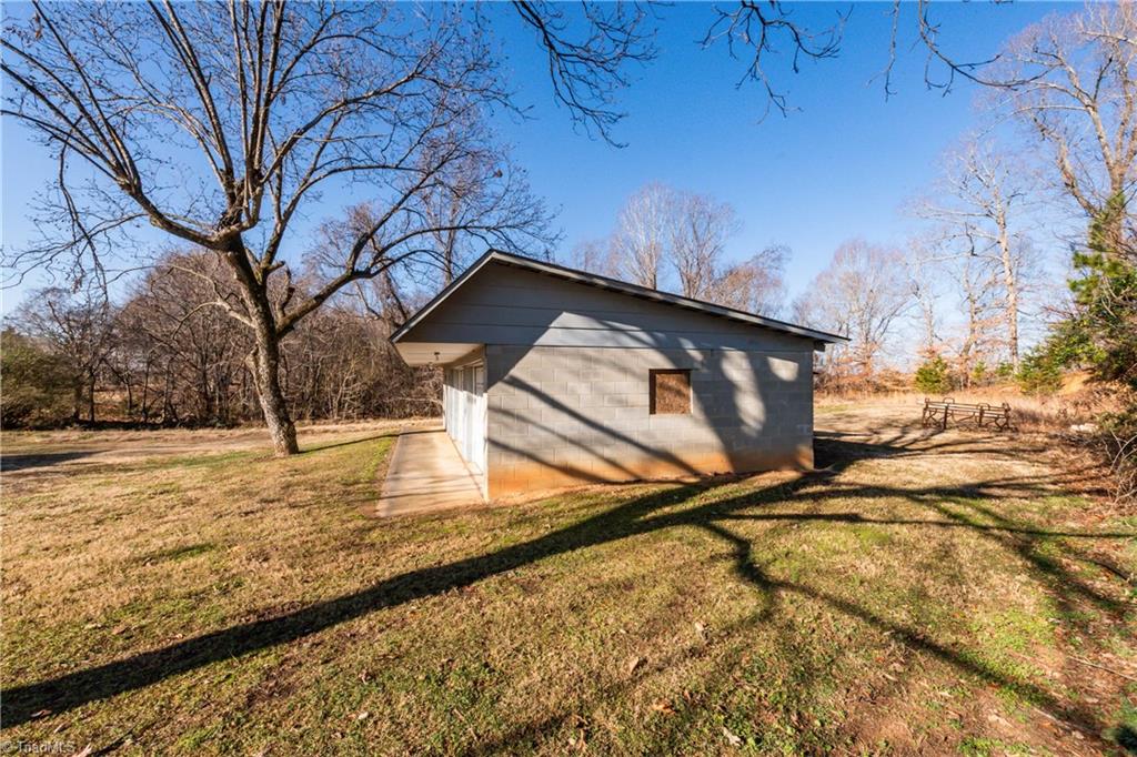 1854 Hoover Road Lexington, NC 27295 - Photo 36 of 38 Gallery Image 36
