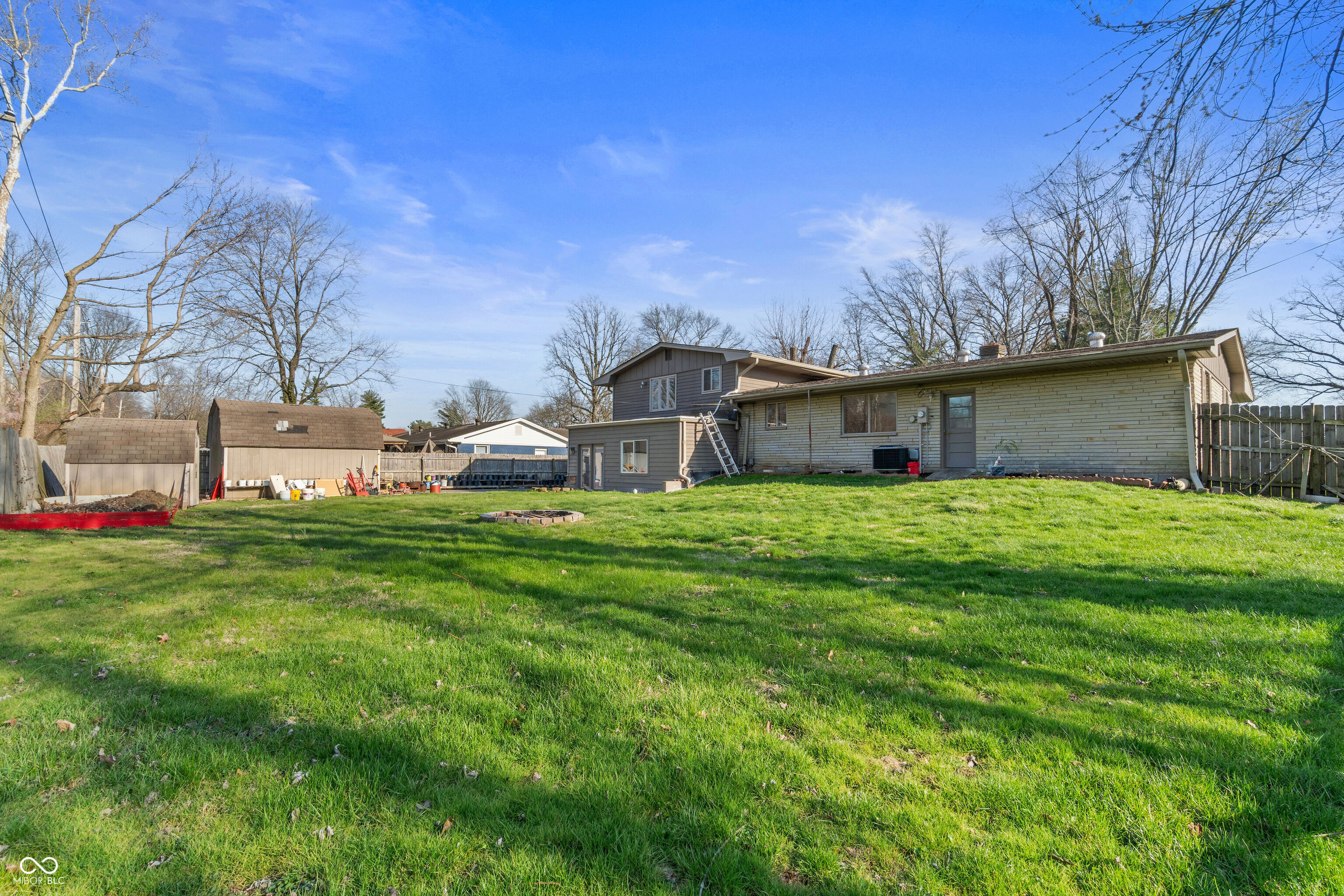 406 Griffin Road Indianapolis, IN 46227 - Photo 3 of 24 Gallery Image 3