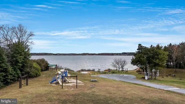 view of a swimming pool