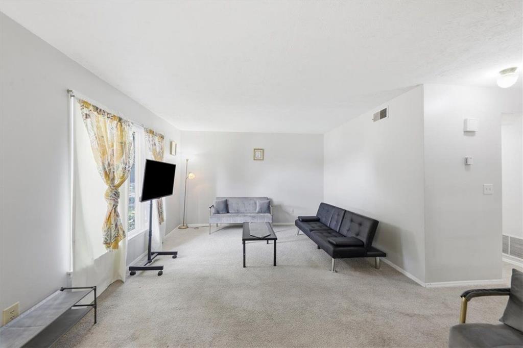 1816 Ashborough Road Southeast, Unit C Marietta, GA 30067 - Photo 4 of 32