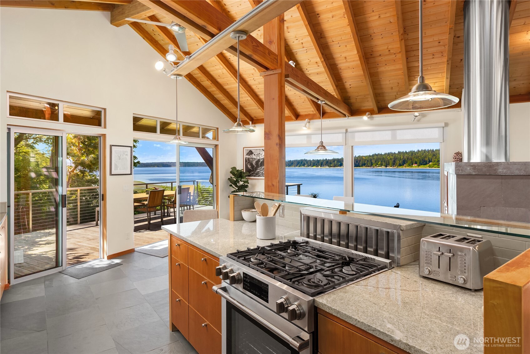 16221 Reitan Road Northeast Bainbridge Island, WA 98110 - Photo 21 of 40