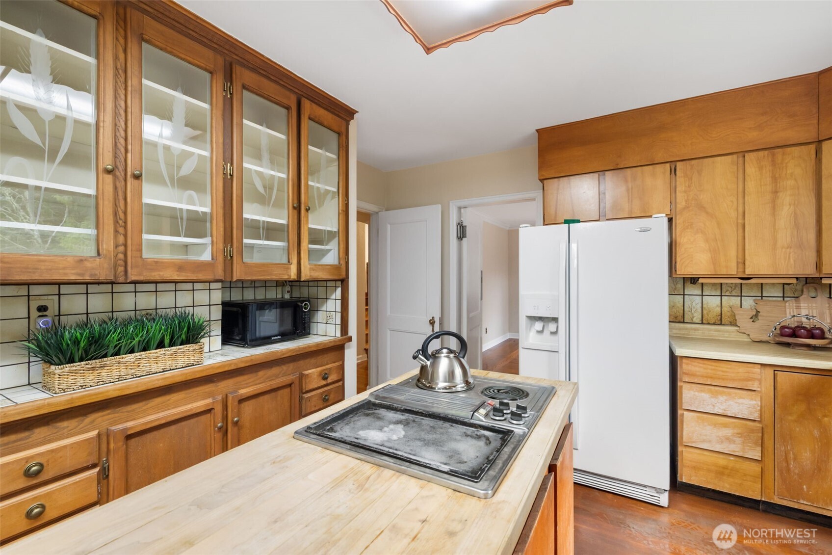 9520 Dishman Road Northwest Bremerton, WA 98312 - Photo 13 of 38 a kitchen with stainless steel appliances granite countertop a refrigerator and a sink