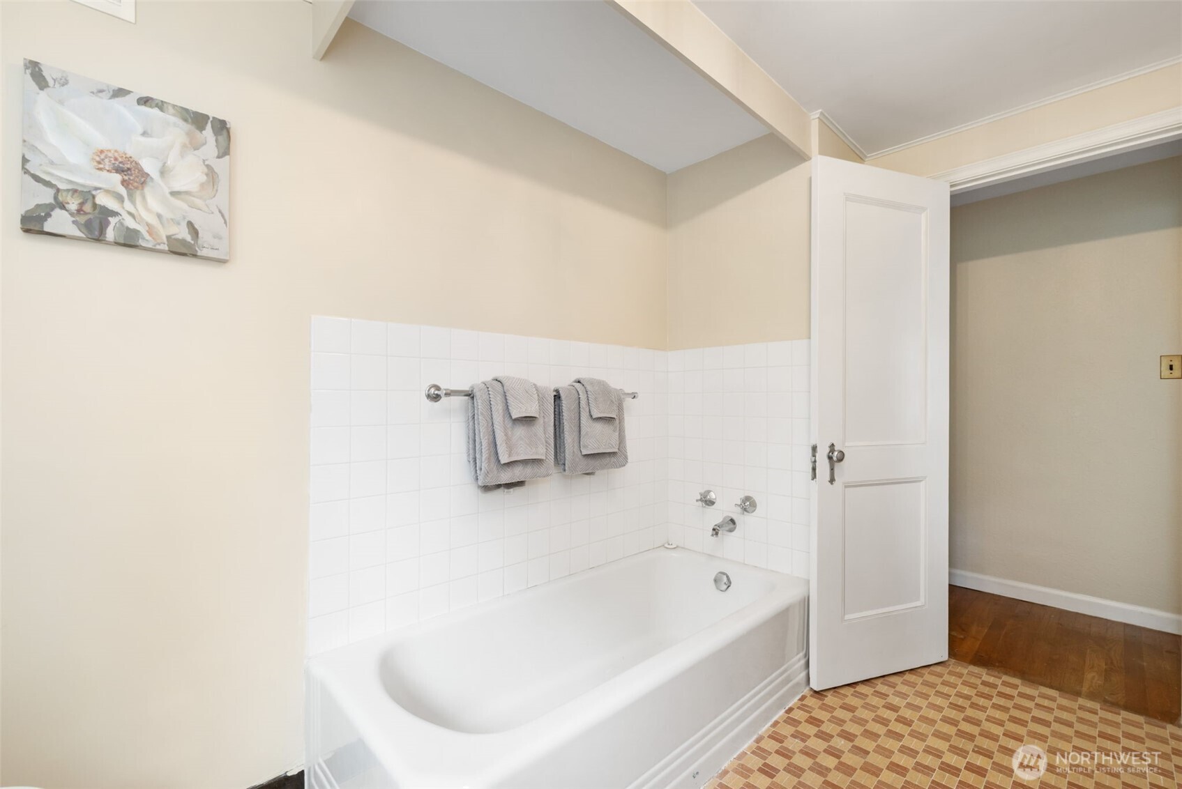 9520 Dishman Road Northwest Bremerton, WA 98312 - Photo 25 of 38 a bathroom with a bathtub and shower