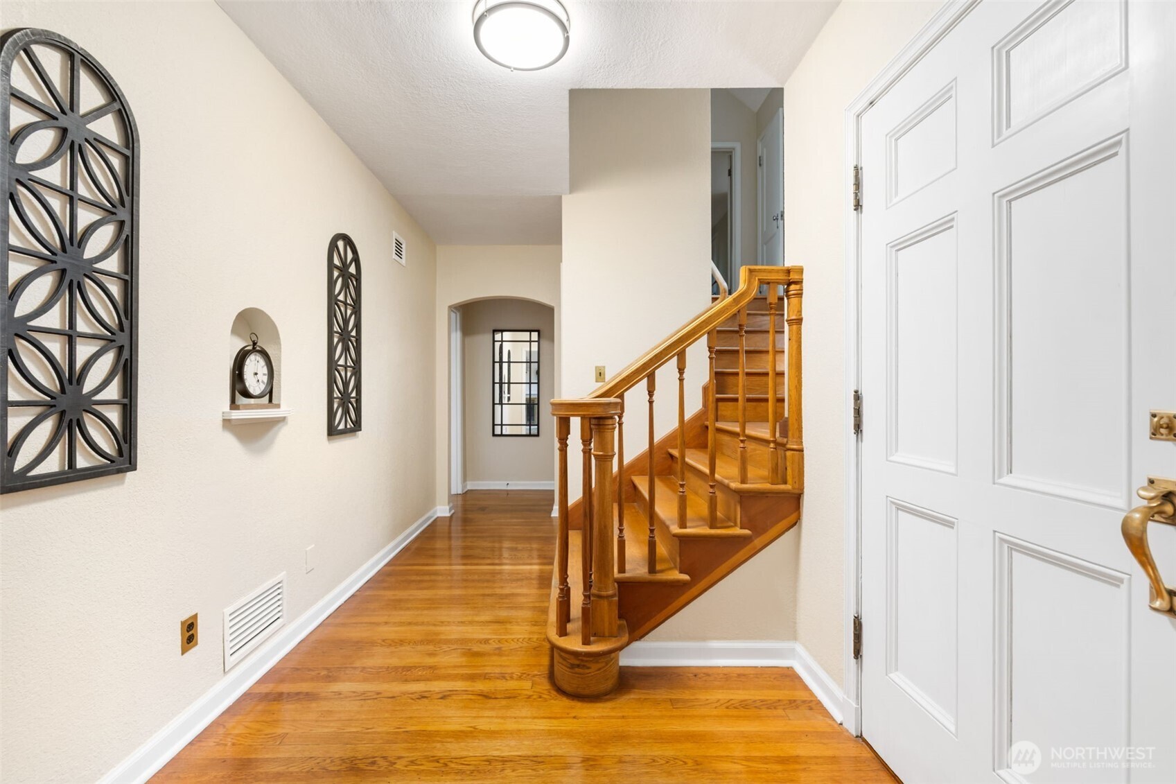 9520 Dishman Road Northwest Bremerton, WA 98312 - Photo 5 of 38 a view of an entryway