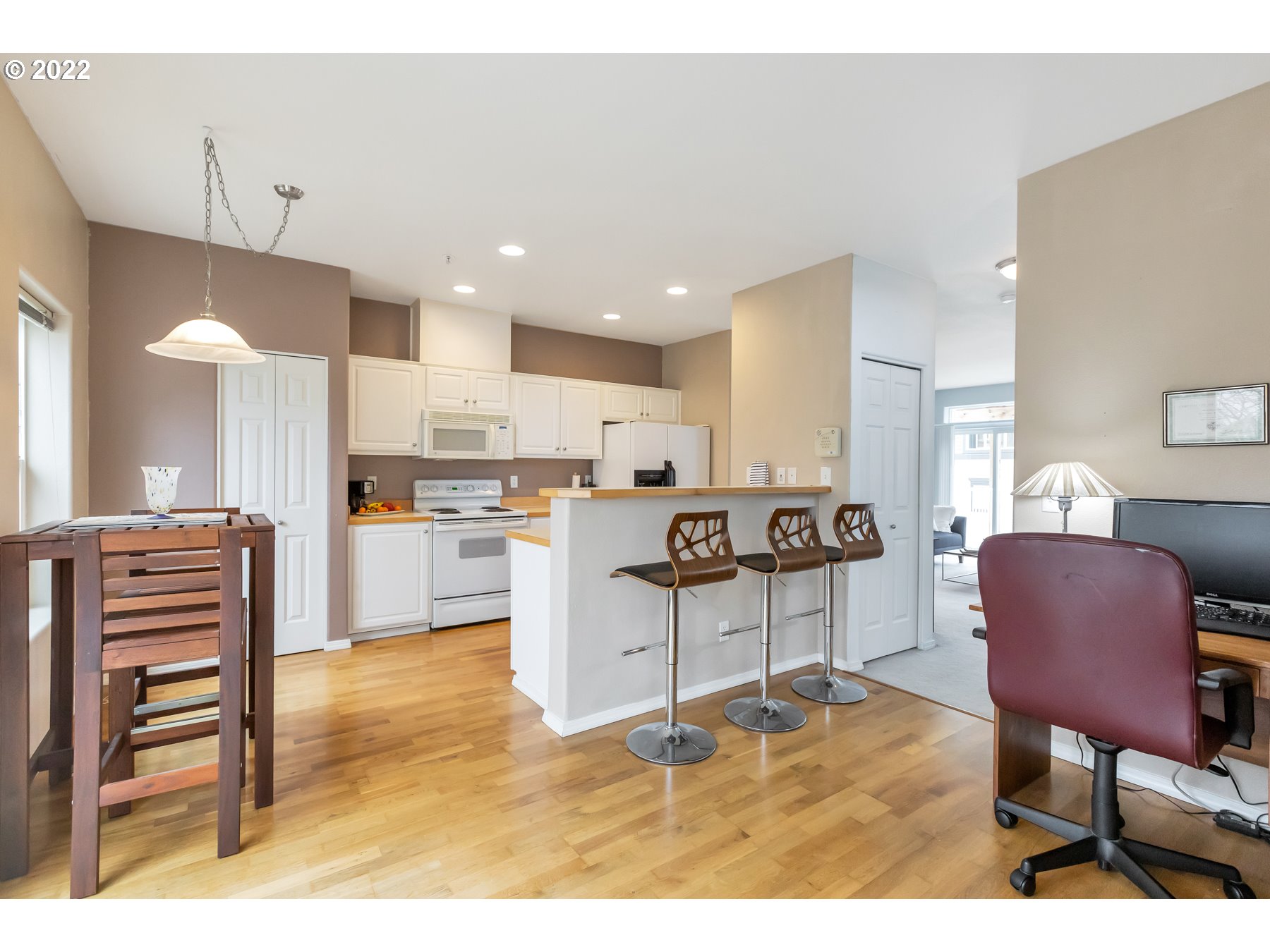 13980 Southwest Scholls Ferry Road, Unit 101 Beaverton, OR 97007 - Photo 6 of 20 Gallery Image 6