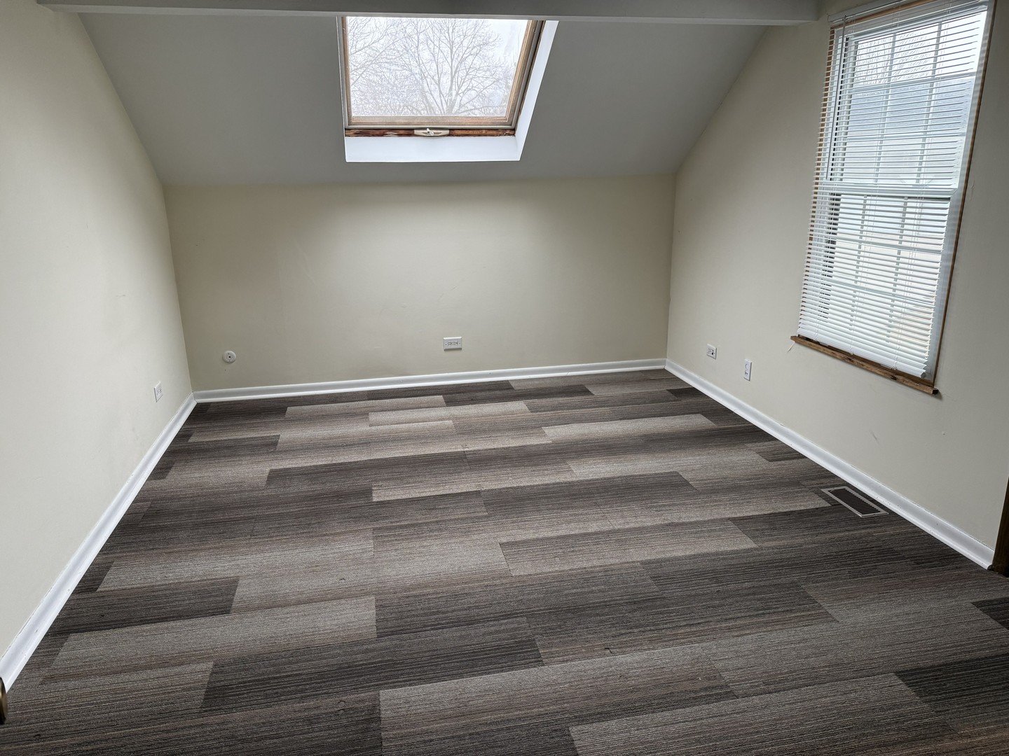 704 Wakefield Road Gurnee, IL 60031 - Photo 14 of 16