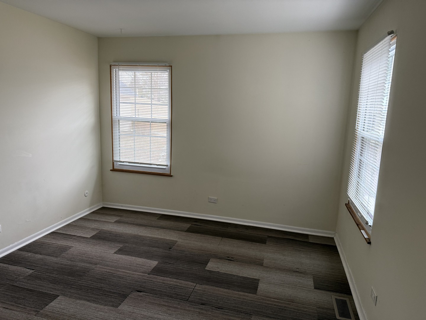 704 Wakefield Road Gurnee, IL 60031 - Photo 8 of 16