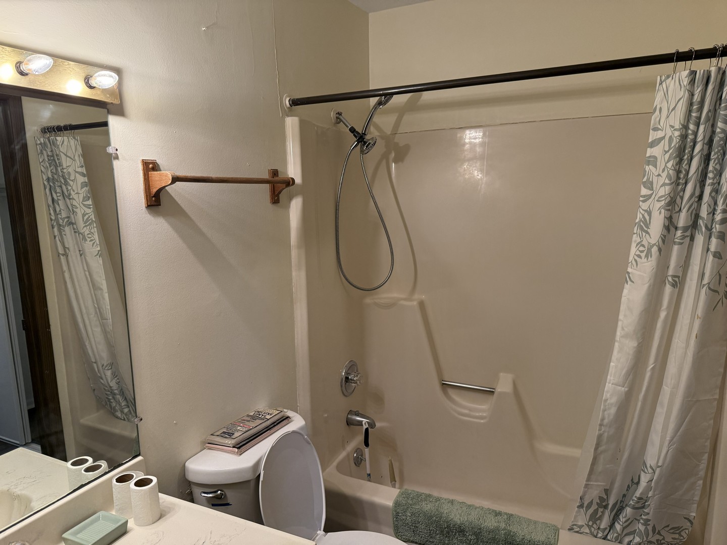 704 Wakefield Road Gurnee, IL 60031 - Photo 10 of 16