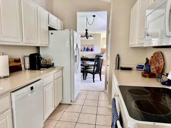 $2,200 | 812 Handsome Cab Lane, Unit 201, Melbourne, FL 32940