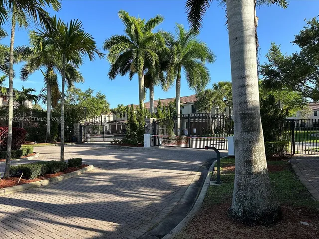 $4,000 | 13017 Riverwalk Circle South, Plantation, FL 33325