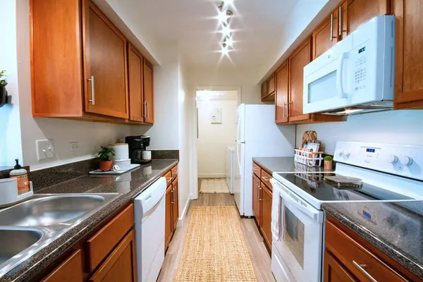 $1,989 | 4141 Landing Drive, Unit 3D, Aurora, IL 60504