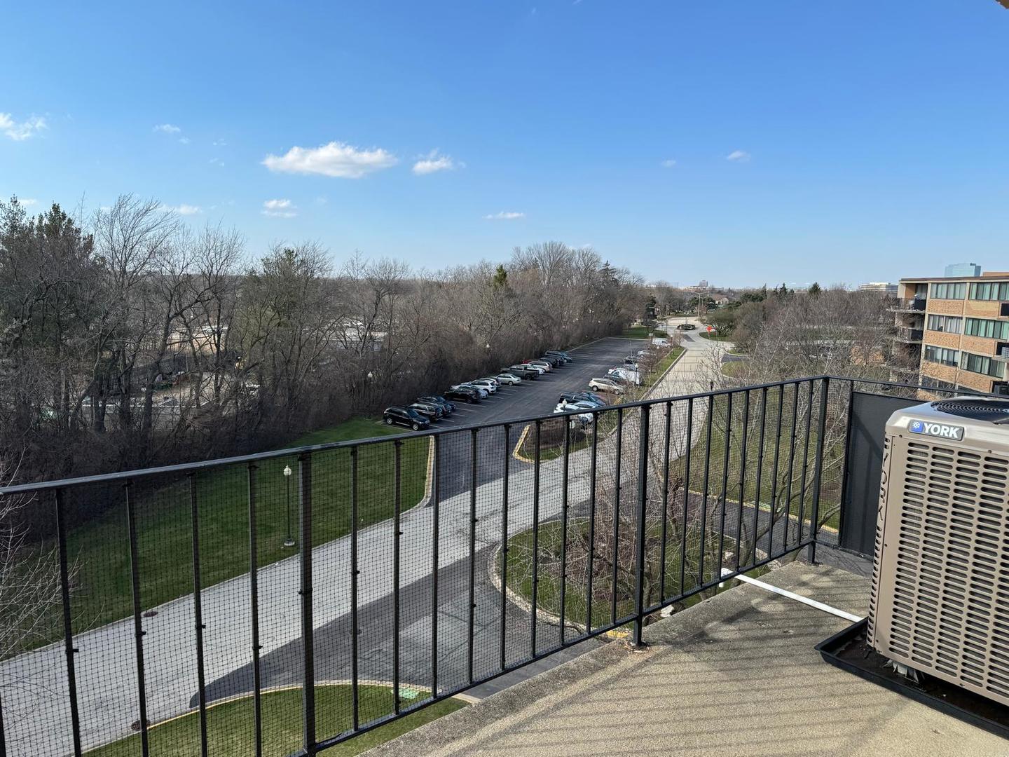 101 Bar Harbour Road, Unit 6A Schaumburg, IL 60193 - Photo 13 of 32 a view of city from balcony