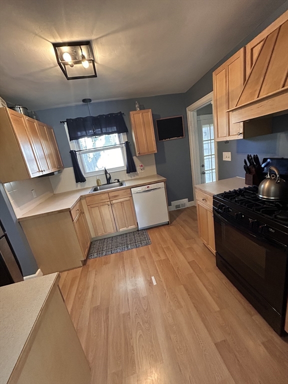 118 Field Road Longmeadow, MA 01106 - Photo 19 of 40