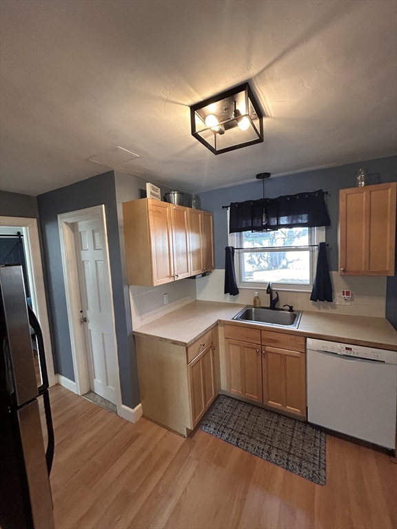 118 Field Road Longmeadow, MA 01106 - Photo 7 of 40