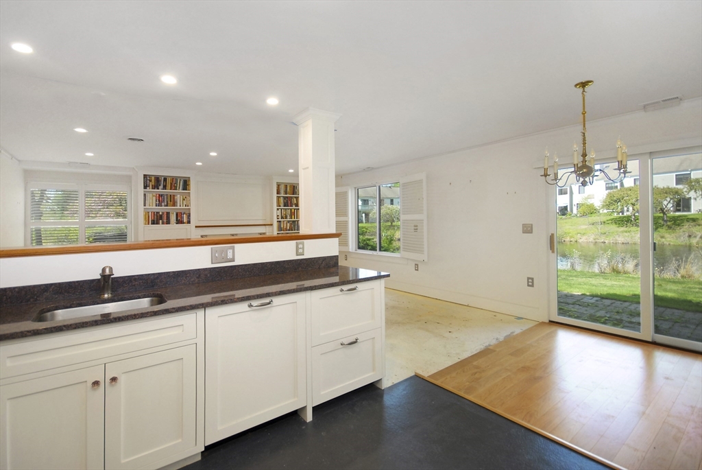 27 Concord Greene, Unit 1 Concord, MA 01742 - Photo 11 of 36