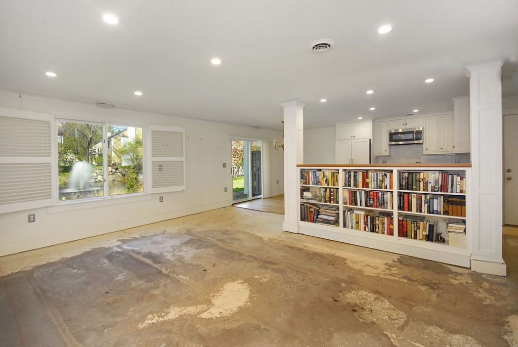 27 Concord Greene, Unit 1 Concord, MA 01742 - Photo 13 of 36