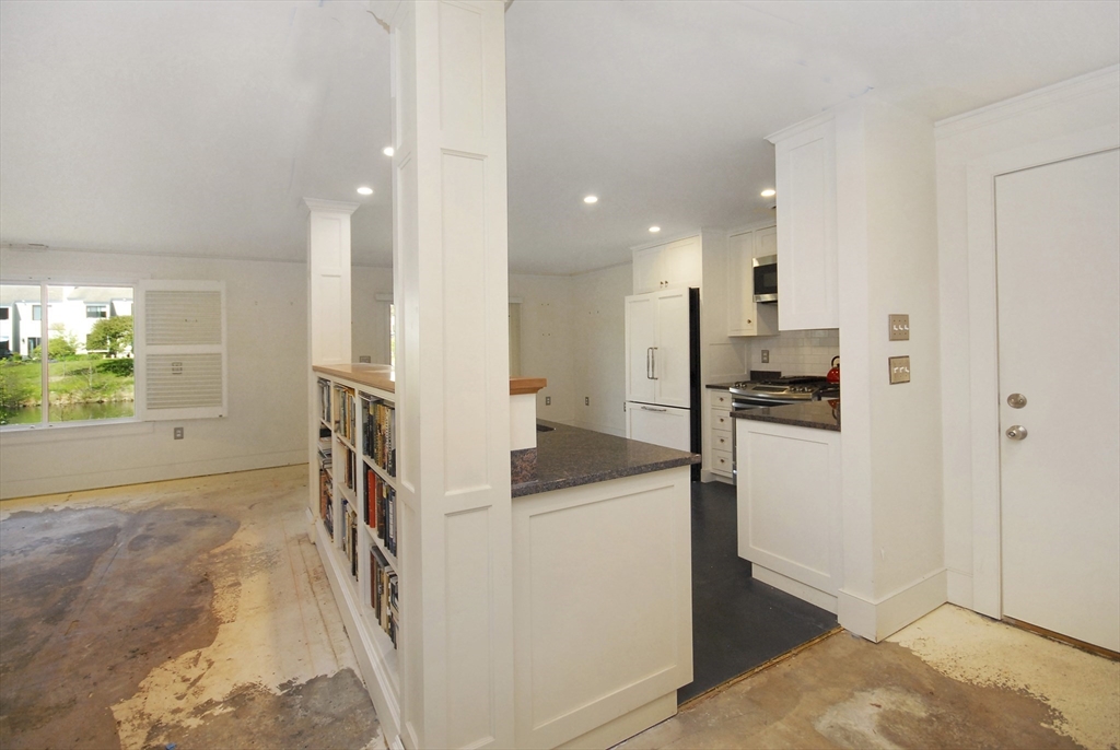 27 Concord Greene, Unit 1 Concord, MA 01742 - Photo 14 of 36