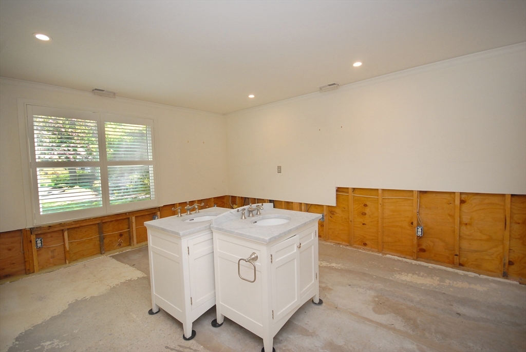 27 Concord Greene, Unit 1 Concord, MA 01742 - Photo 23 of 36