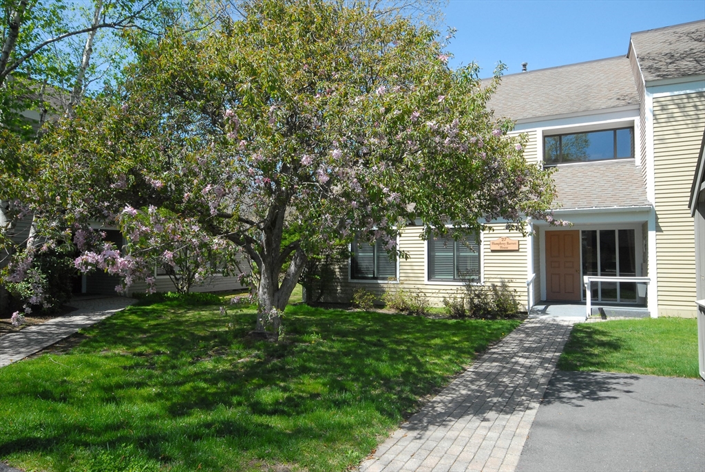 27 Concord Greene, Unit 1 Concord, MA 01742 - Photo 26 of 36