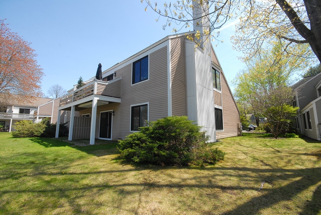 27 Concord Greene, Unit 1 Concord, MA 01742 - Photo 3 of 36