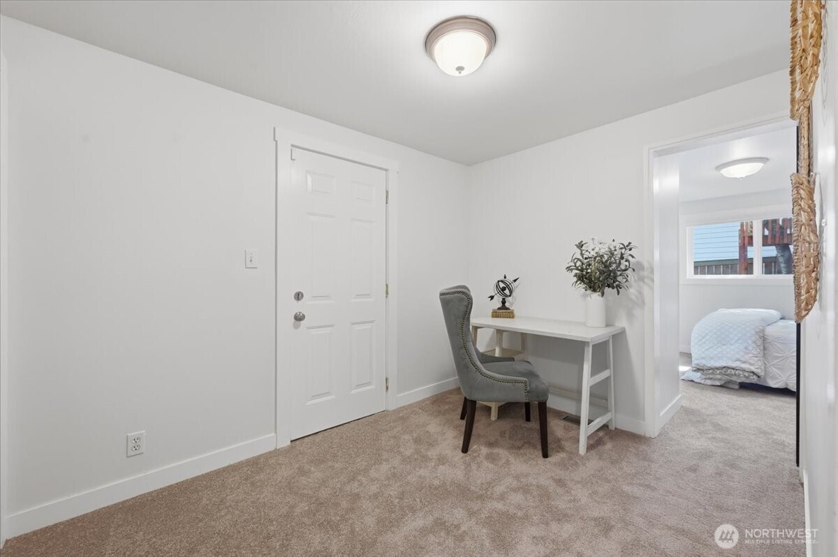 2804 East Howell Street Seattle, WA 98122 - Photo 19 of 25