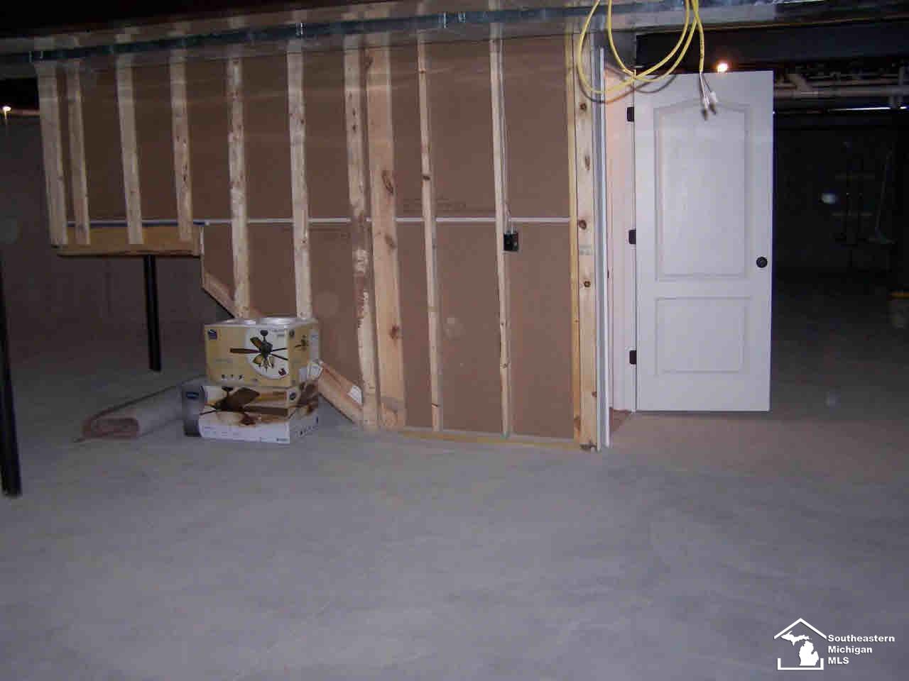 9445 Maple Ridge Drive Newport, MI 48166 - Photo 14 of 14 20450972-13.JPG