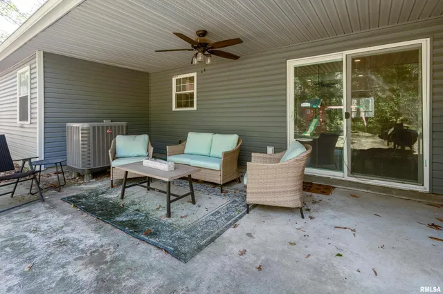 $319,000 | 412 Noah Lane, Carterville, IL 62918