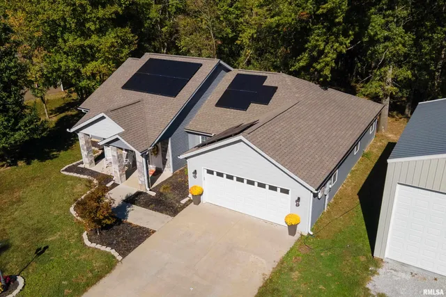 $319,000 | 412 Noah Lane, Carterville, IL 62918