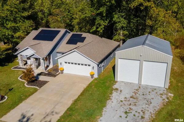 $309,999 | 412 Noah Lane, Carterville, IL 62918