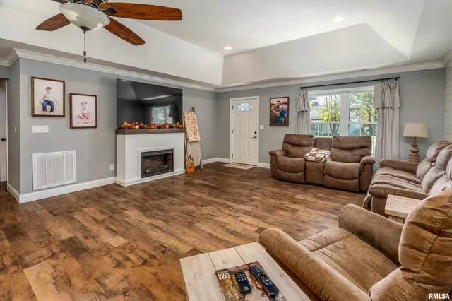 $319,000 | 412 Noah Lane, Carterville, IL 62918