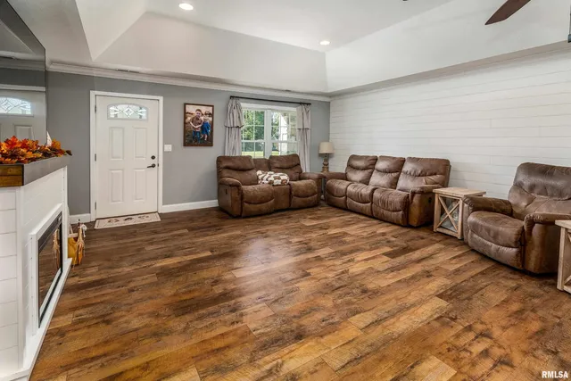 $319,000 | 412 Noah Lane, Carterville, IL 62918