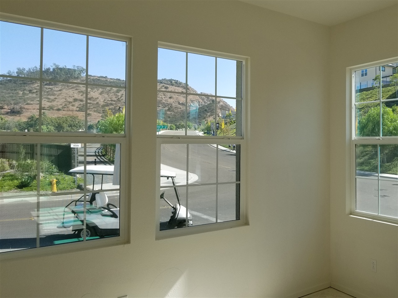 21689 Trail Ridge Drive Escondido, CA 92029 - Photo 3 of 21 Gallery Image 3