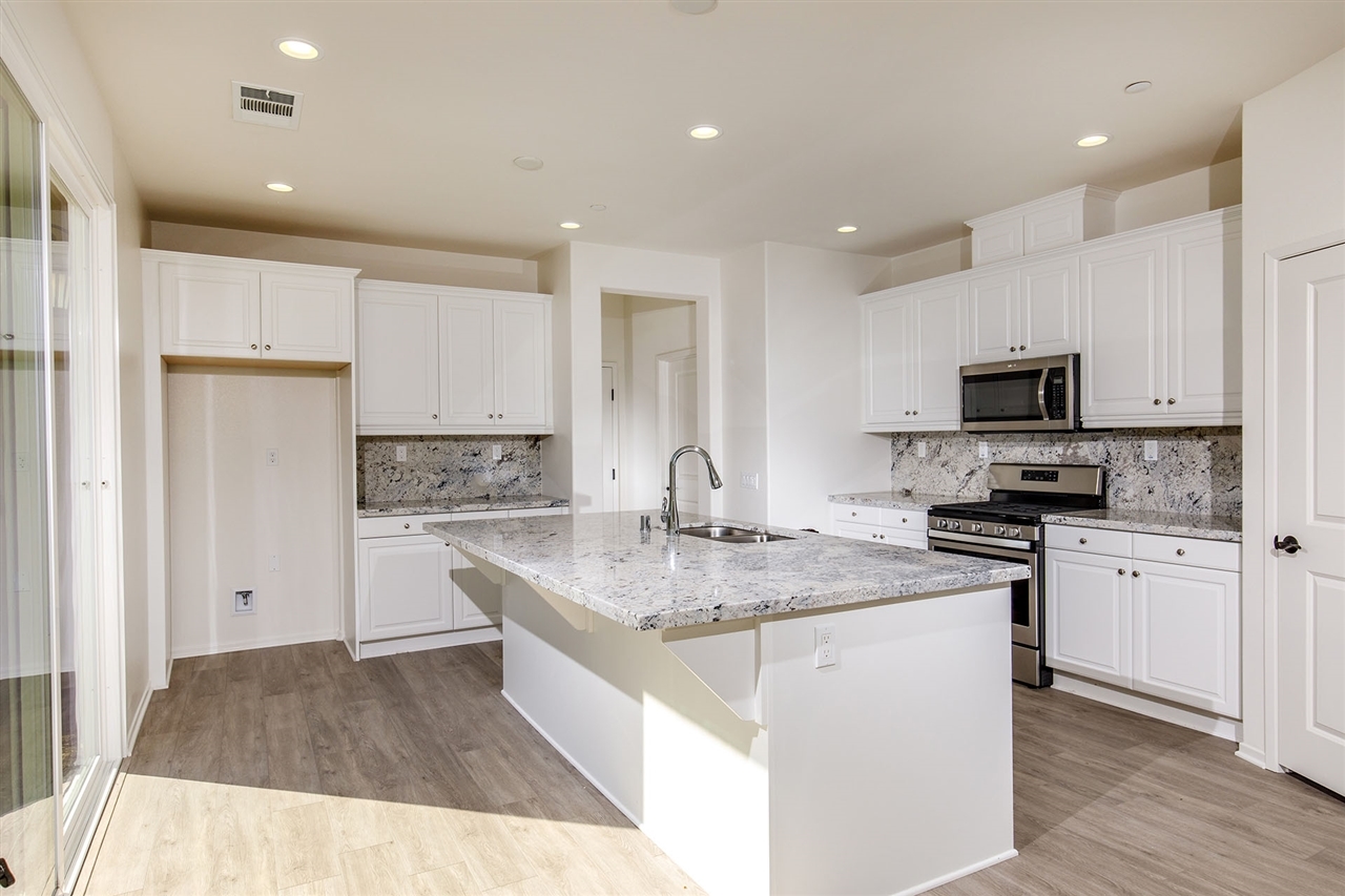 21689 Trail Ridge Drive Escondido, CA 92029 - Photo 8 of 21 Gallery Image 8