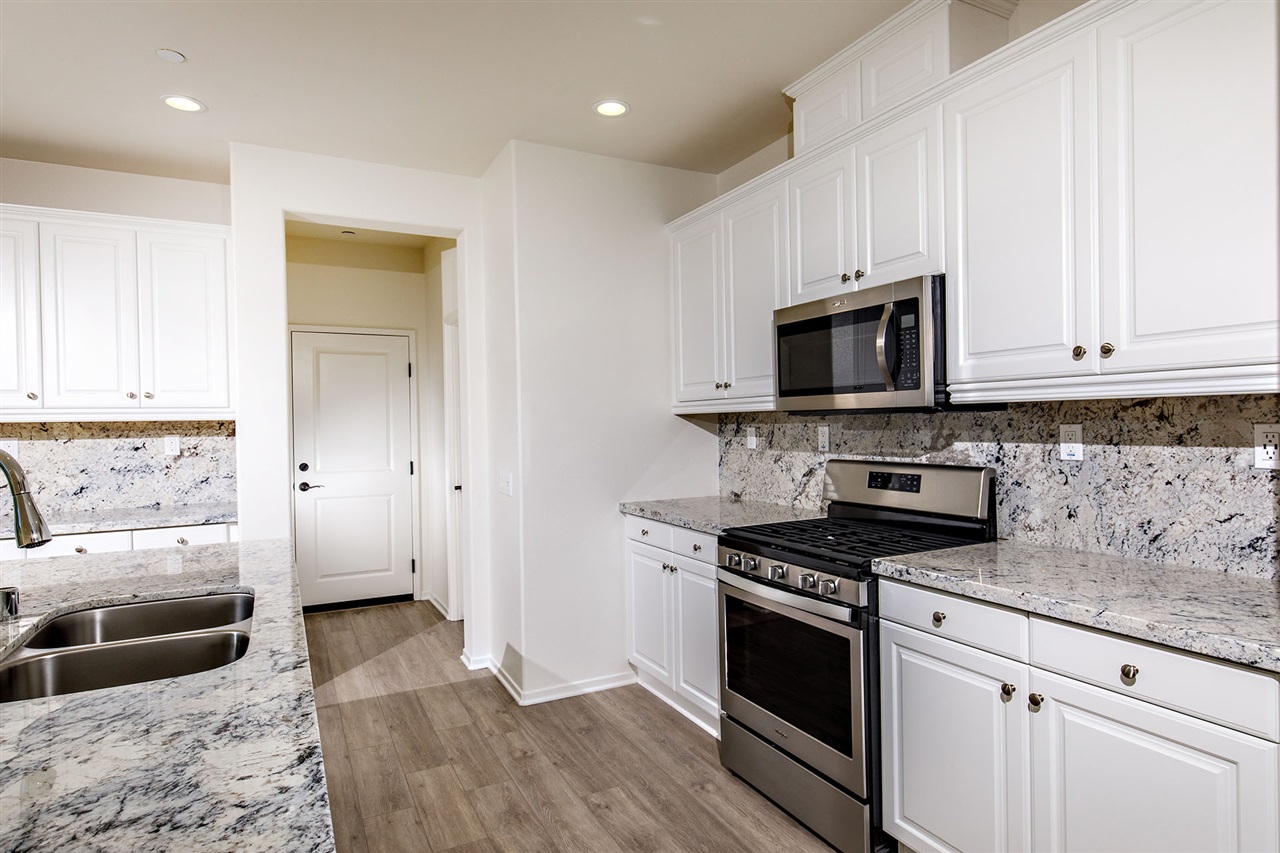 21689 Trail Ridge Drive Escondido, CA 92029 - Photo 9 of 21 Gallery Image 9