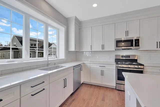 $1,025,000 | 11 Weber Farm Road, Unit 11, Wrentham, MA 02093