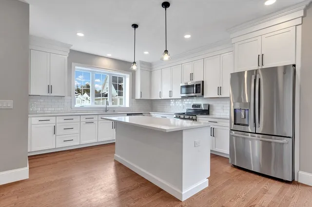 $1,025,000 | 11 Weber Farm Road, Unit 11, Wrentham, MA 02093