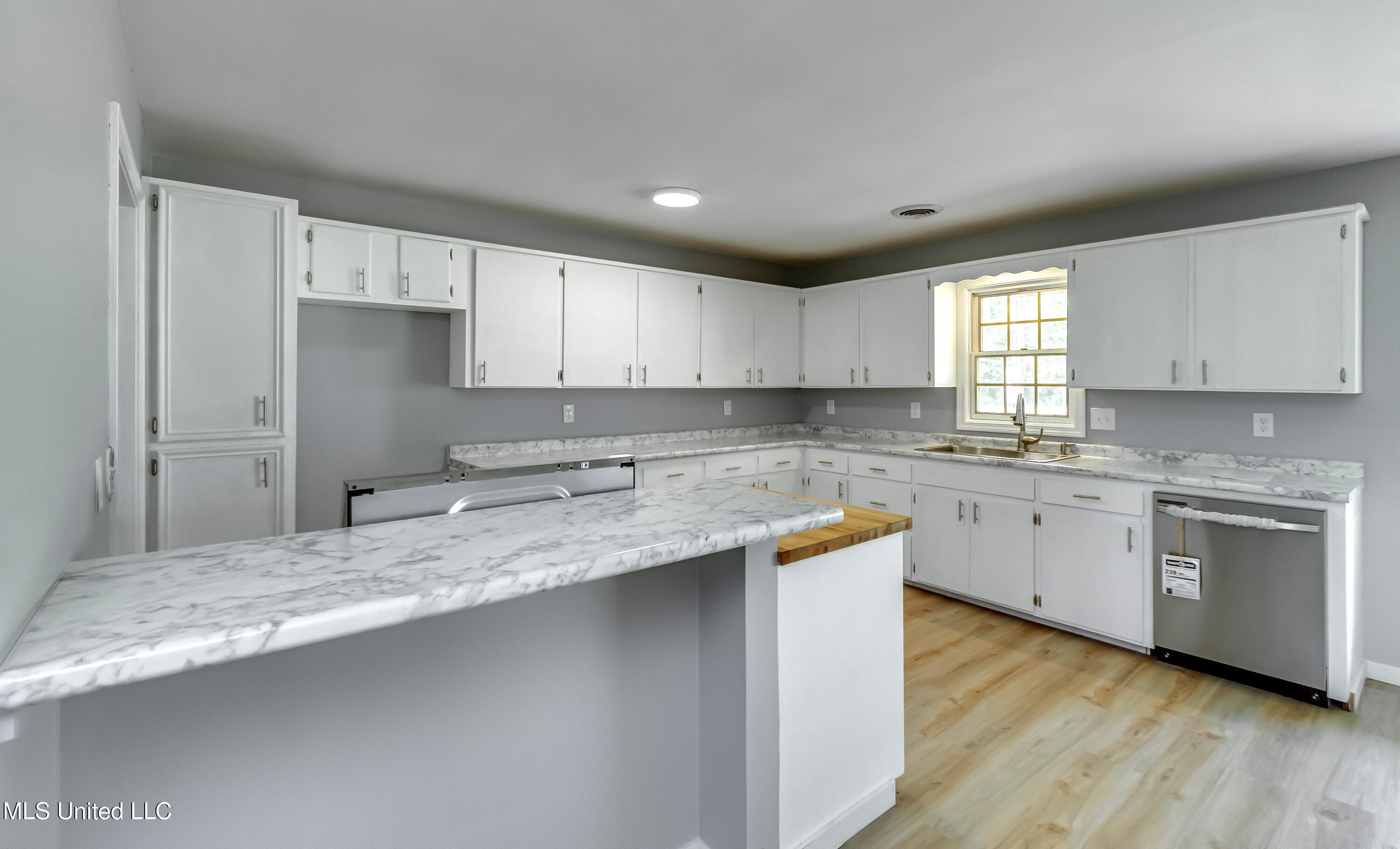 5887 Scotland Road Bentonia, MS 39040 - Photo 12 of 41 5887 Scotland Rd-11