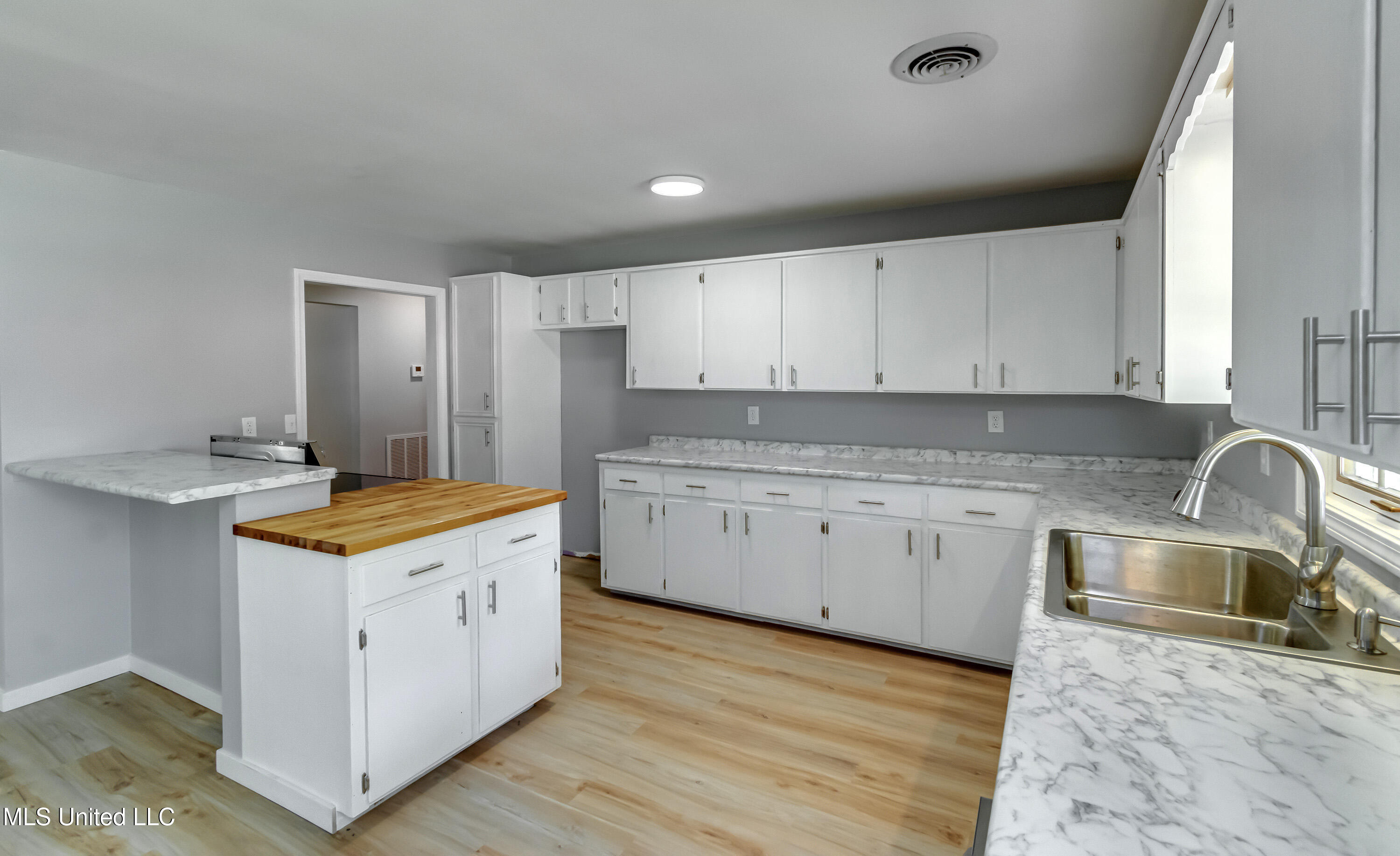 5887 Scotland Road Bentonia, MS 39040 - Photo 13 of 41 5887 Scotland Rd-12