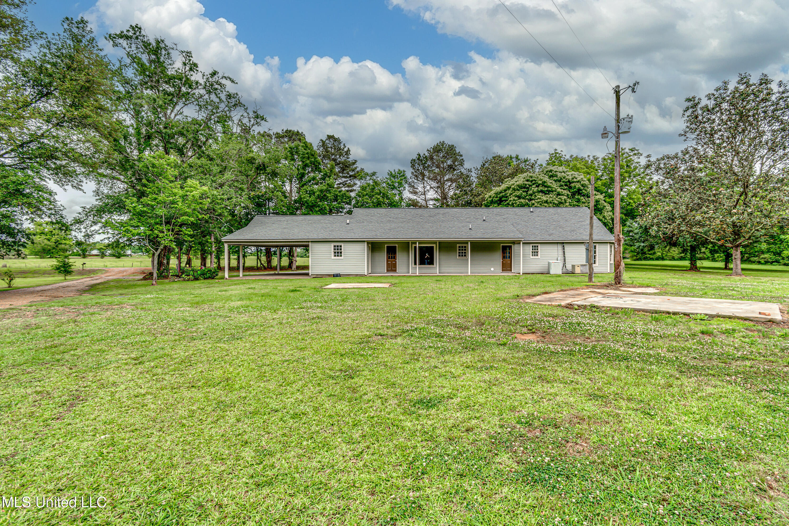 5887 Scotland Road Bentonia, MS 39040 - Photo 2 of 41 5887 Scotland Rd Ext-17