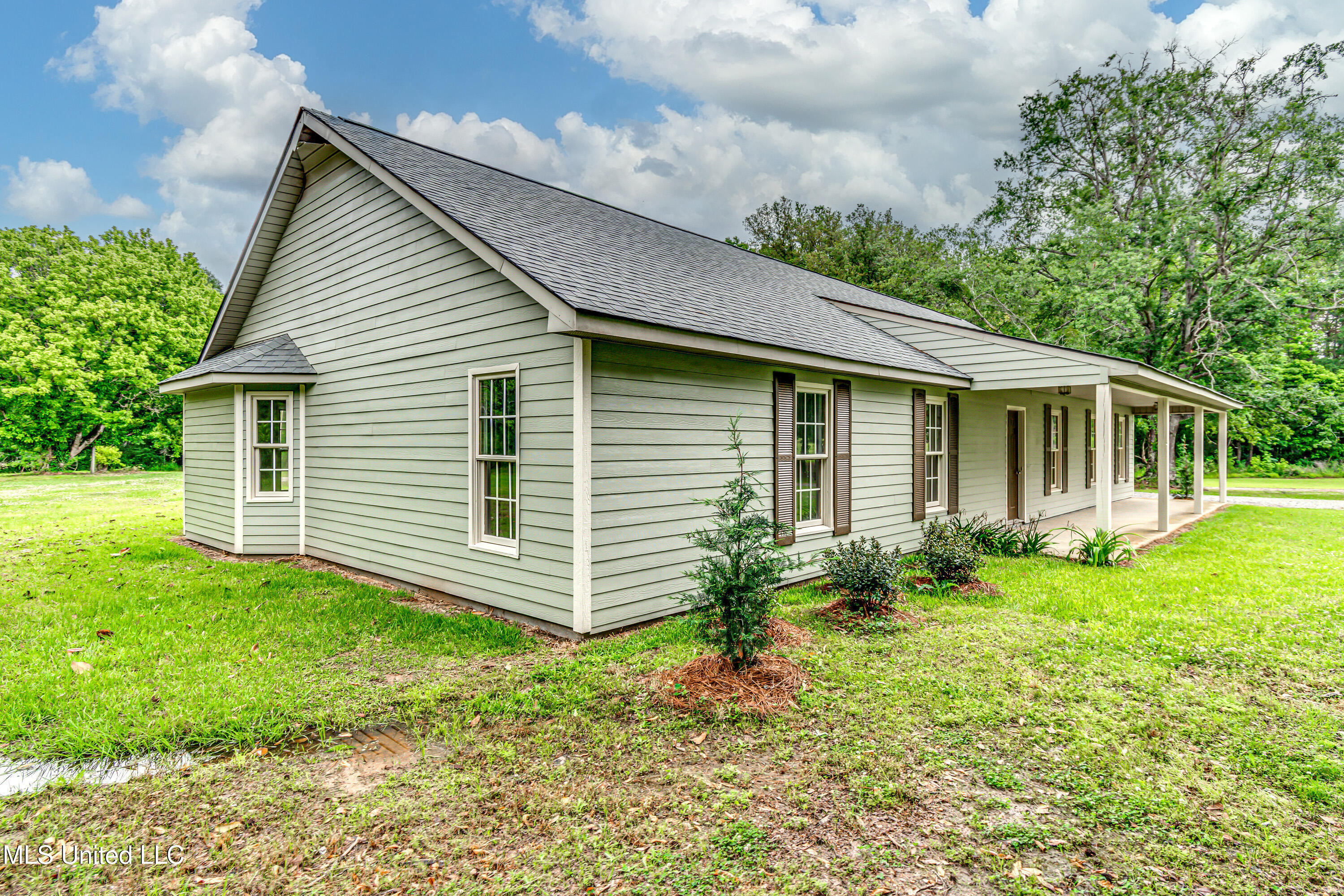 5887 Scotland Road Bentonia, MS 39040 - Photo 6 of 41 5887 Scotland Rd Ext-3