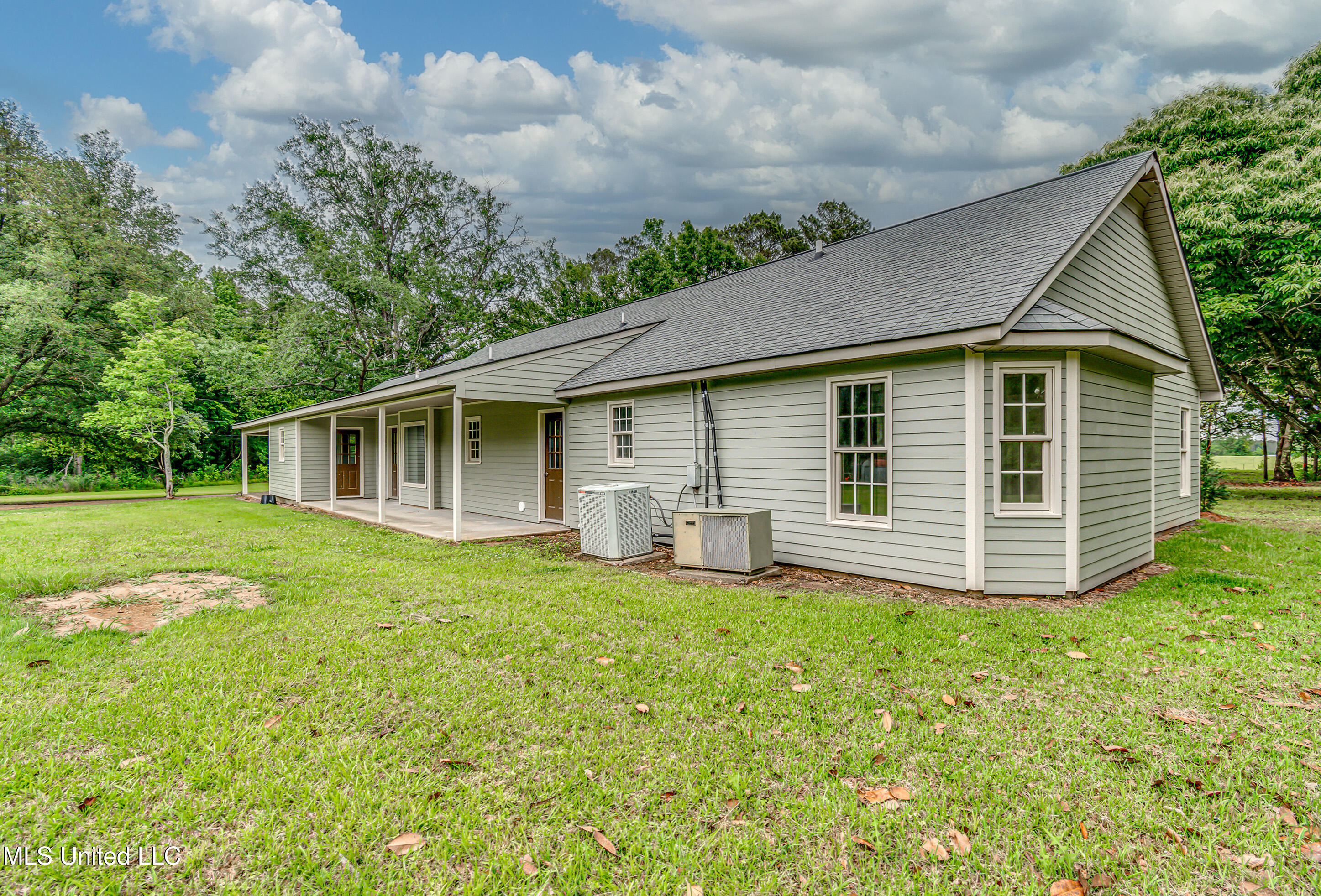 5887 Scotland Road Bentonia, MS 39040 - Photo 7 of 41 5887 Scotland Rd Ext-18