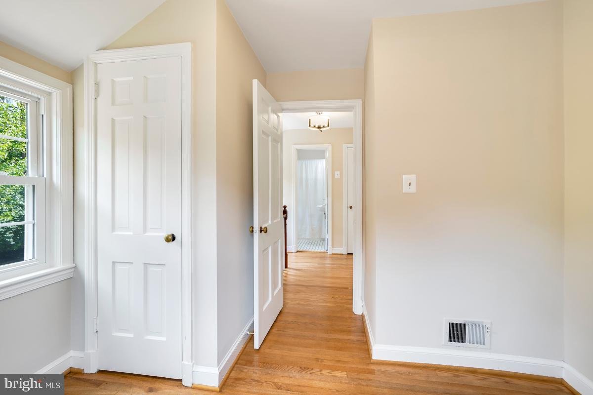 5019 34th Road North Arlington, VA 22207 - Photo 31 of 40 Gallery Image 31