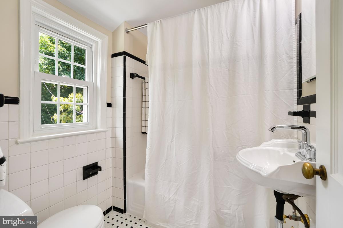 5019 34th Road North Arlington, VA 22207 - Photo 32 of 40 Gallery Image 32