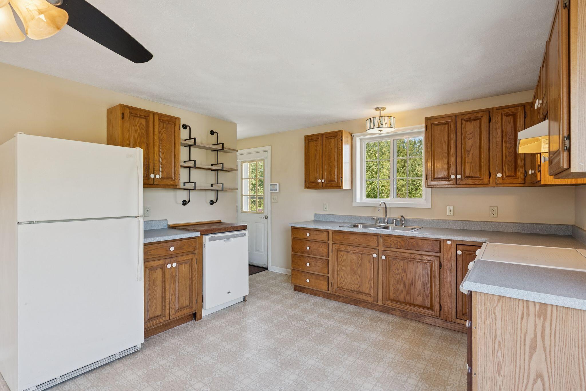 538 South Street Biddeford, ME 04005 - Photo 15 of 46 29_DSC09517