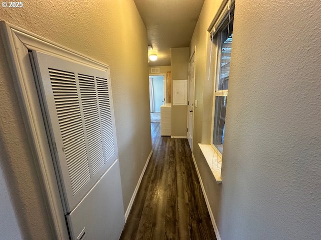 1601 Rhododendron Drive, Unit 693 Florence, OR 97439 - Photo 13 of 31 Hallway