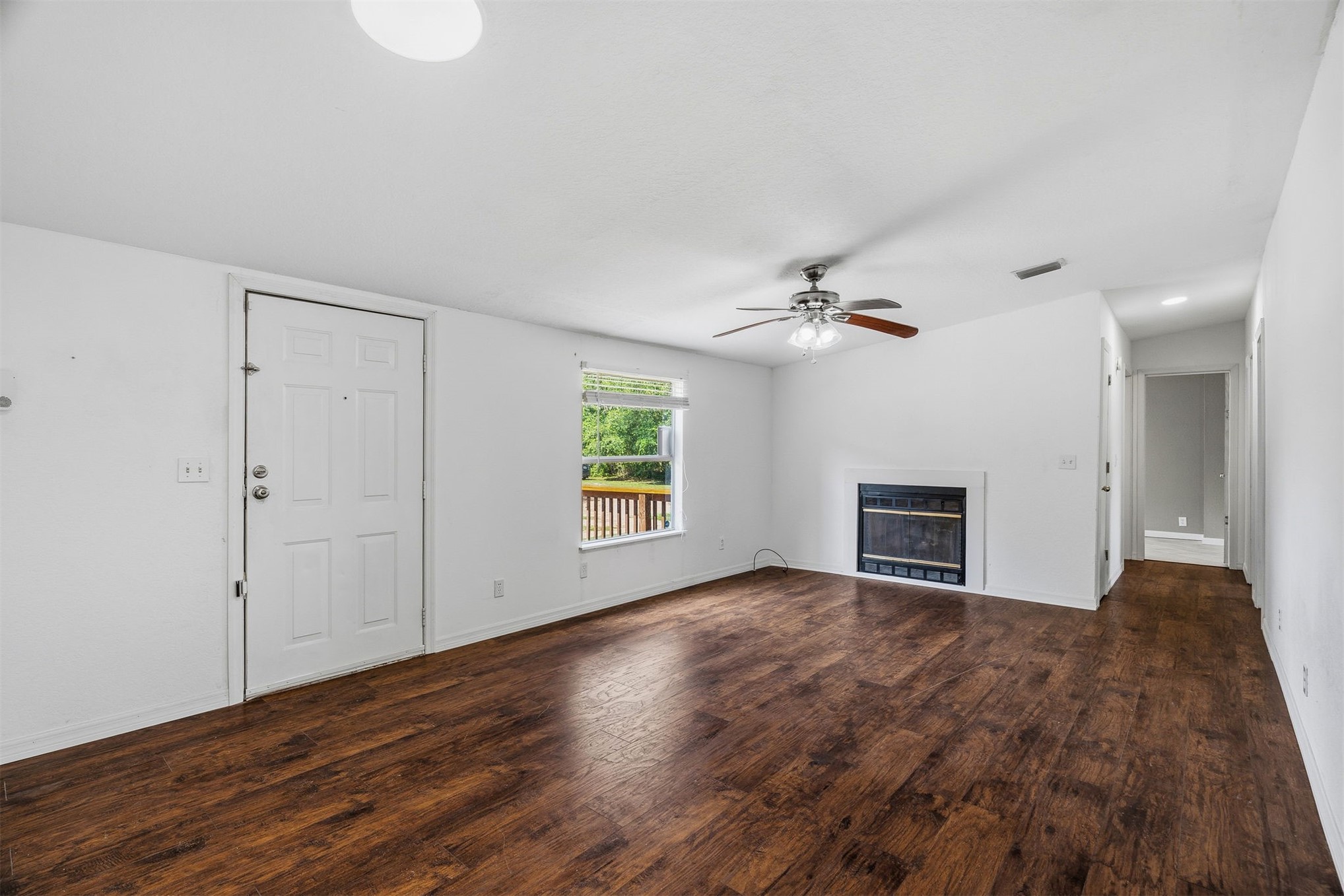 2775 Lightning Way Hilliard, FL 32046 - Photo 10 of 37