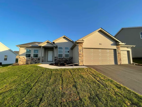 $437,900 | 400 Julie, Belleville, WI 53508